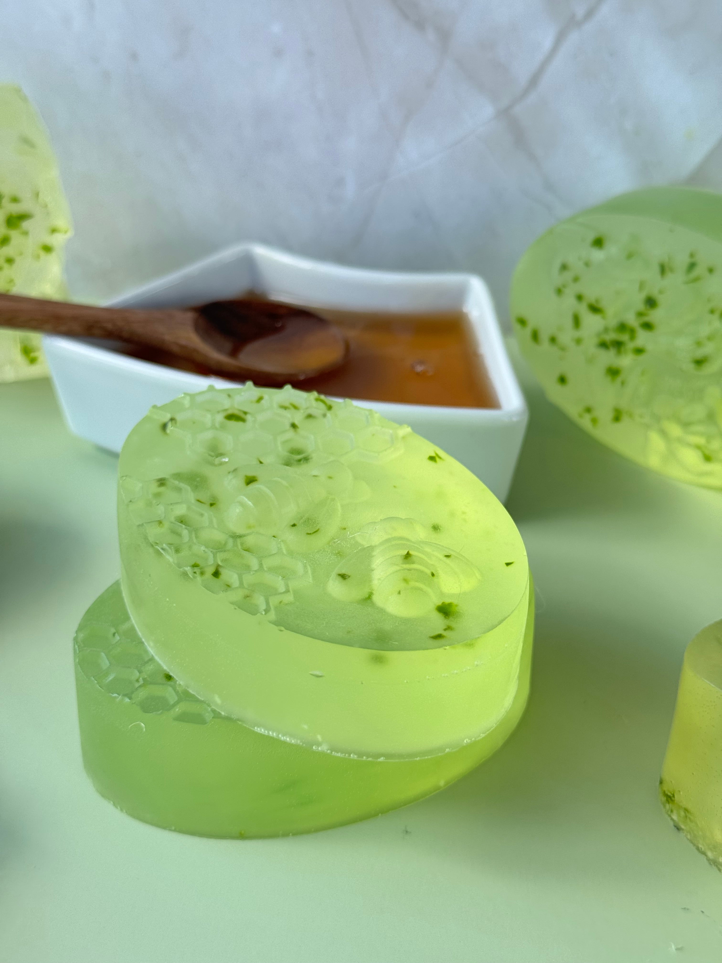 Jabón de pepino y miel (Cucumber and Honey Soap)
