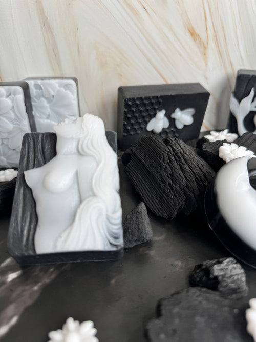 Jabón de Carbón Activado (Charcoal Soap)