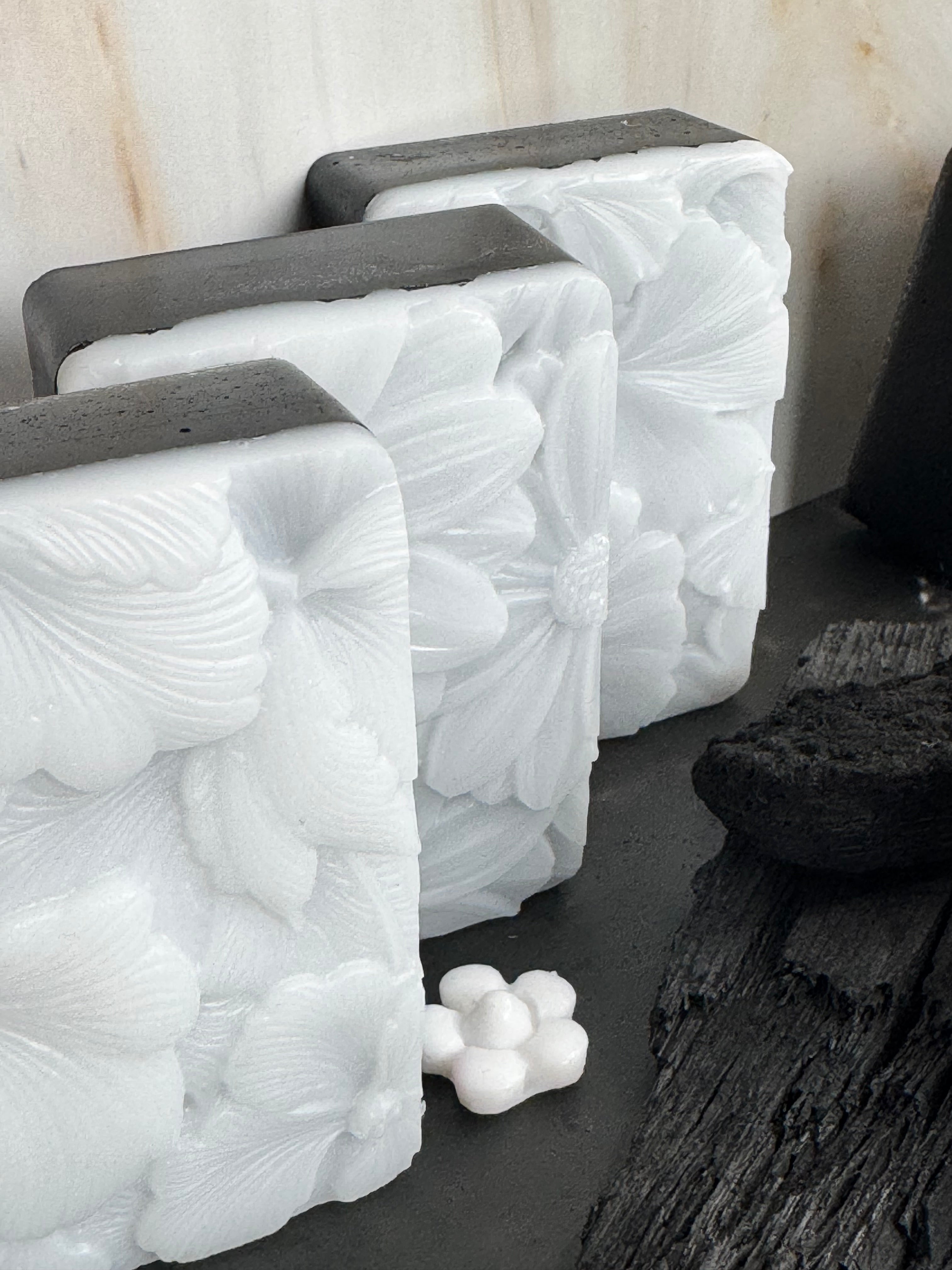 Jabón de Carbón Activado (Charcoal Soap)